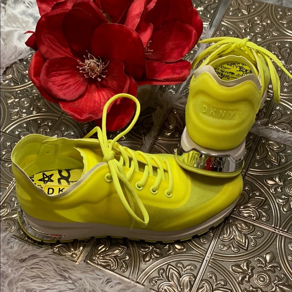 🌹DKNY • Fashion Sporty Mesh Vibrant Yellow Athletic Sneakers •